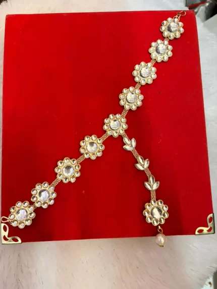 Royal White Kundan Mehri with Maang Tikka