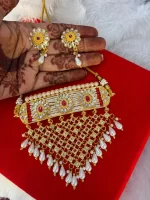 Beautiful Premium Floral Detailing Aad Set with Earrings - Image 2
