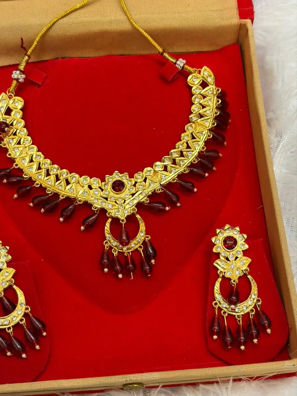 JB159.1 Beautiful Golden Floral Necklace Set - Image 1