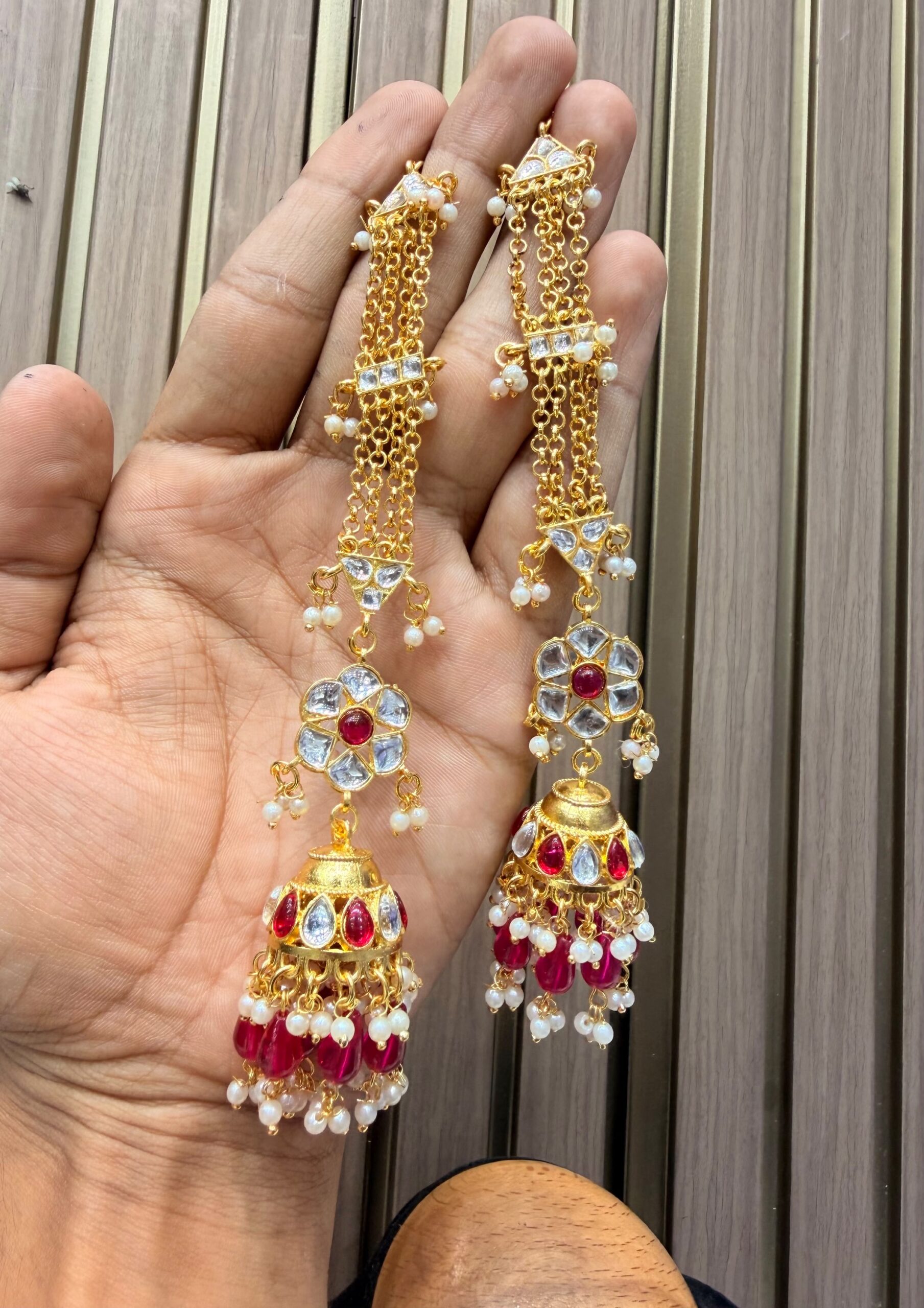 7d8bff00-f67d-4b4f-8776-e2ae42c74943 Knoti earings - Image 1